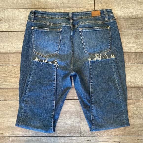 Judy Blue Destroyed Knee Skinny- 15 - Picture 2 of 2